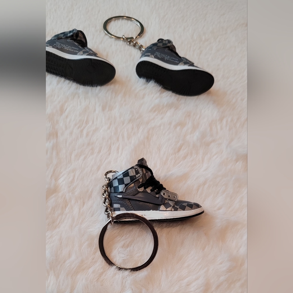* HOST PICK* One (1) New Designer Shoe Keychain